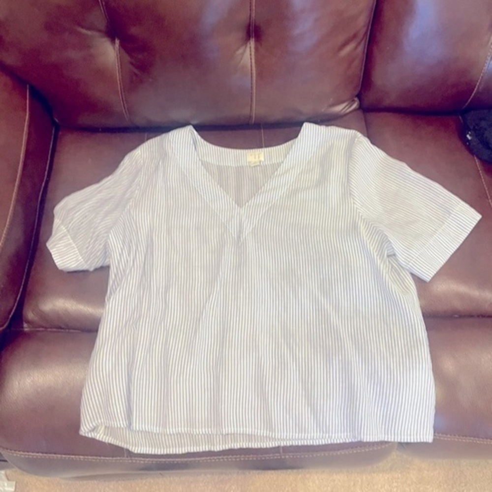 Striped shirt !